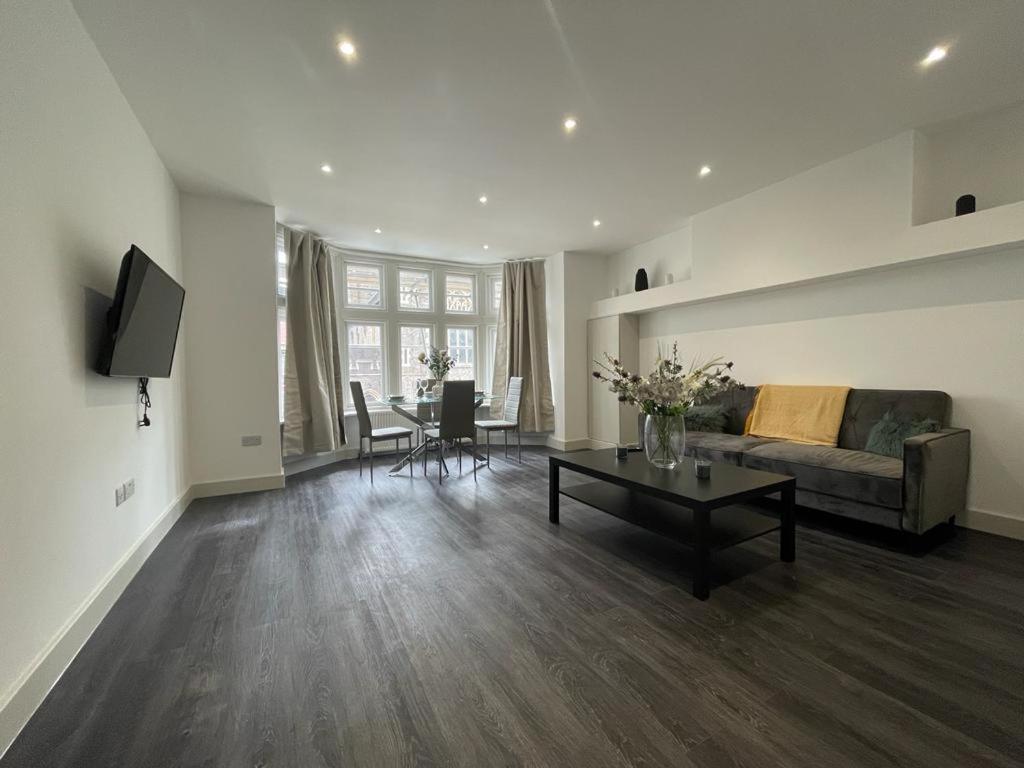 Star London Finchley Road 3-Bed Retreat Apartment Bagian luar foto